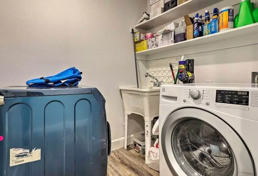 Home On San Jacinto River W/ Pool, Dock & Deck!