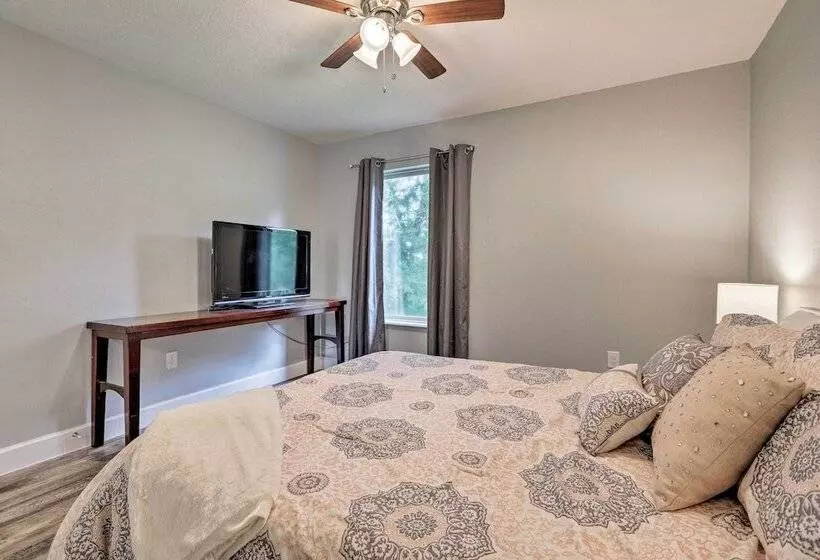 Home On San Jacinto River W/ Pool, Dock & Deck!