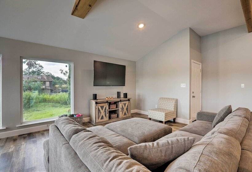 Home On San Jacinto River W/ Pool, Dock & Deck!