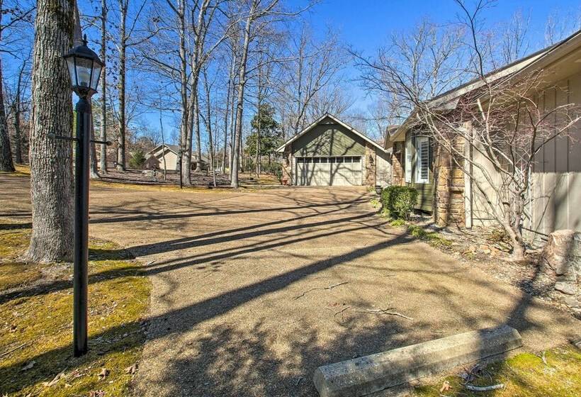 Hot Springs Village Lakehouse Near Golfing!