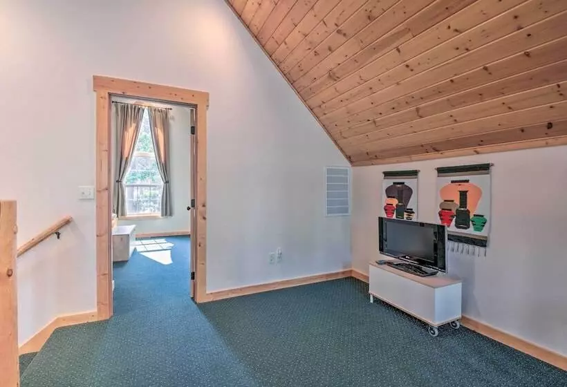 Klamath Falls Family Cottage: Hike & Explore!