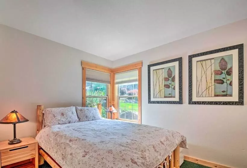 Klamath Falls Family Cottage: Hike & Explore!