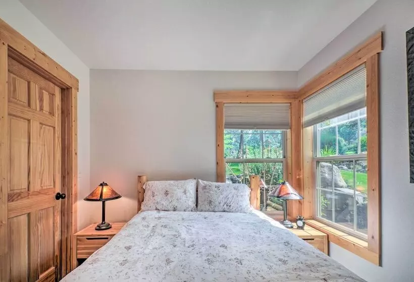 Klamath Falls Family Cottage: Hike & Explore!