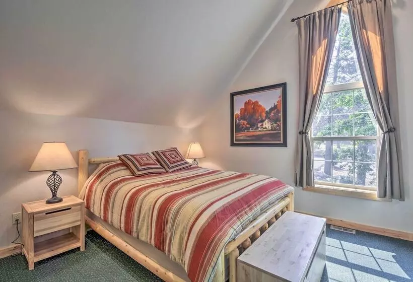 Klamath Falls Family Cottage: Hike & Explore!