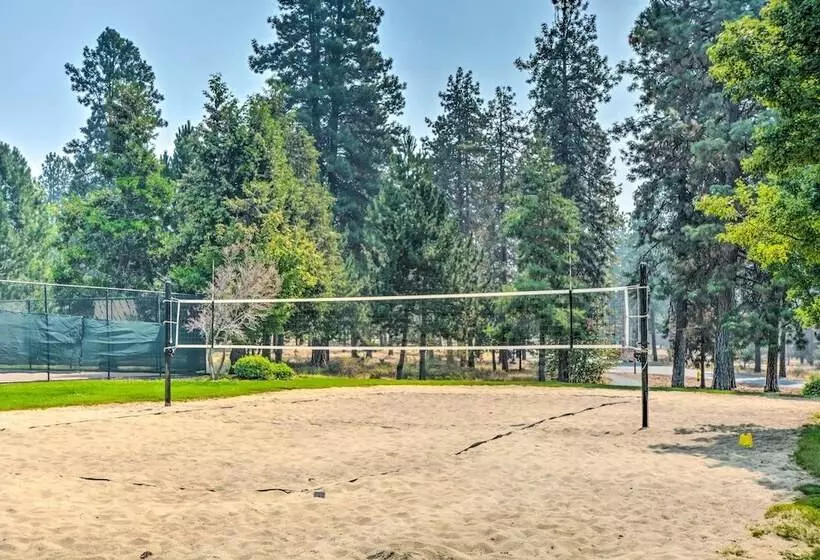 Klamath Falls Family Cottage: Hike & Explore!