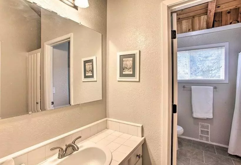 Lakefront Getaway W/ Hot Tub ~ 14 Mi To Schweitzer