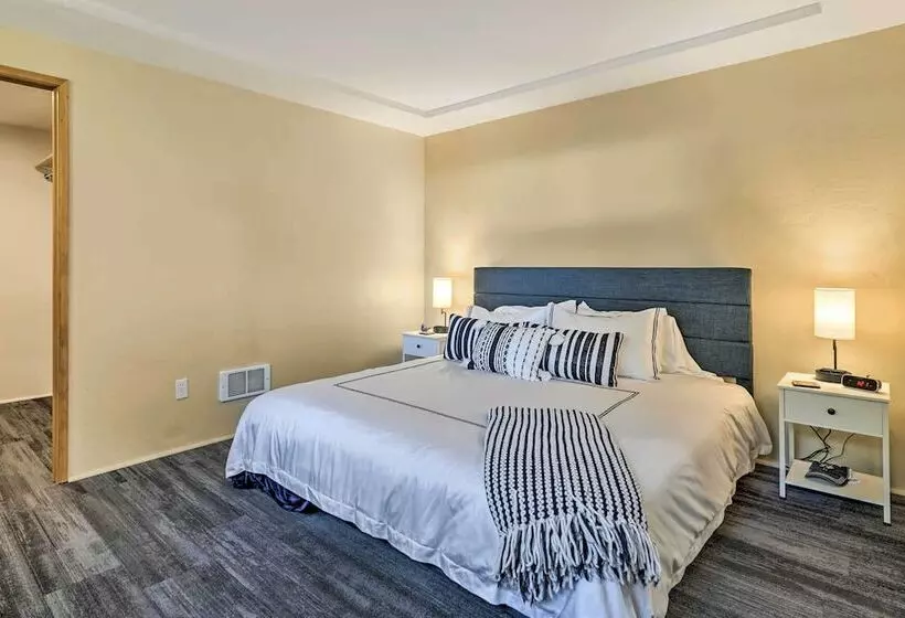 Lakefront Lynwood Home W/ Deck   19 Mi To Seattle!