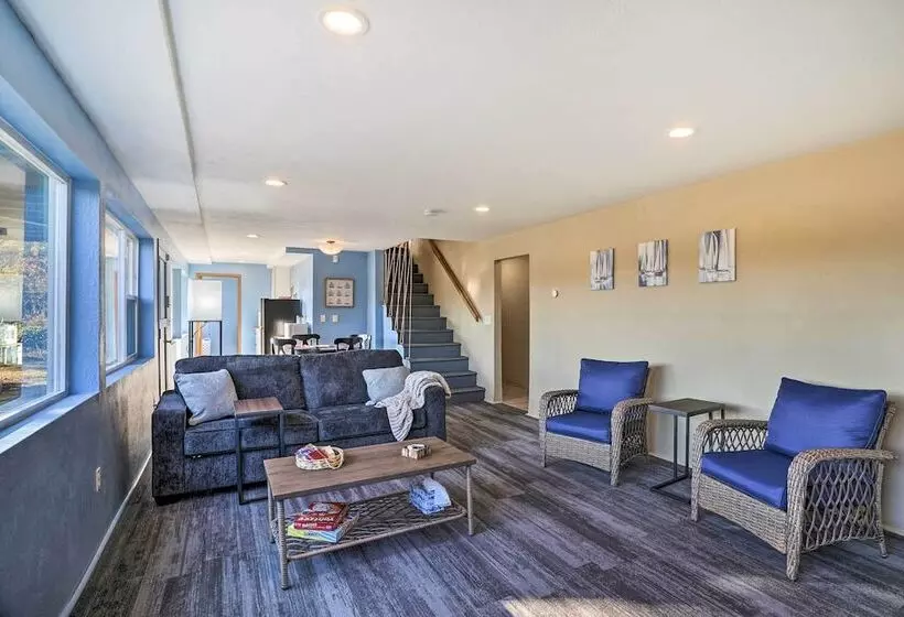 Lakefront Lynwood Home W/ Deck   19 Mi To Seattle!