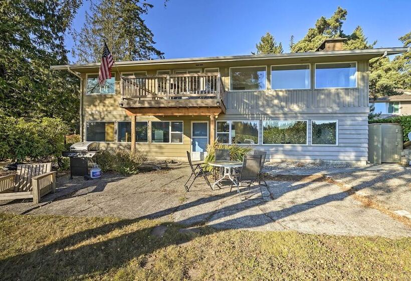 Lakefront Lynwood Home W/ Deck 19 Mi To Seattle!