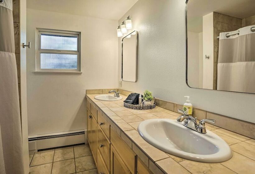 Lakefront Lynwood Home W/ Deck 19 Mi To Seattle!