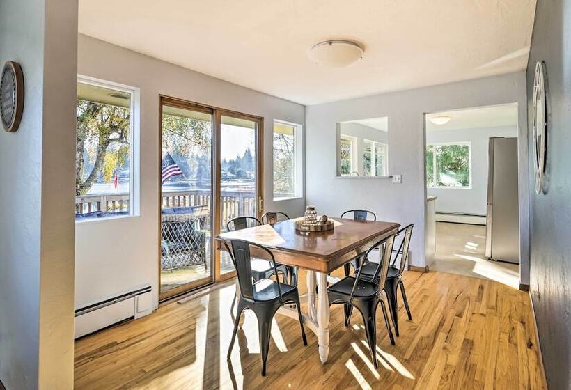 Lakefront Lynwood Home W/ Deck 19 Mi To Seattle!