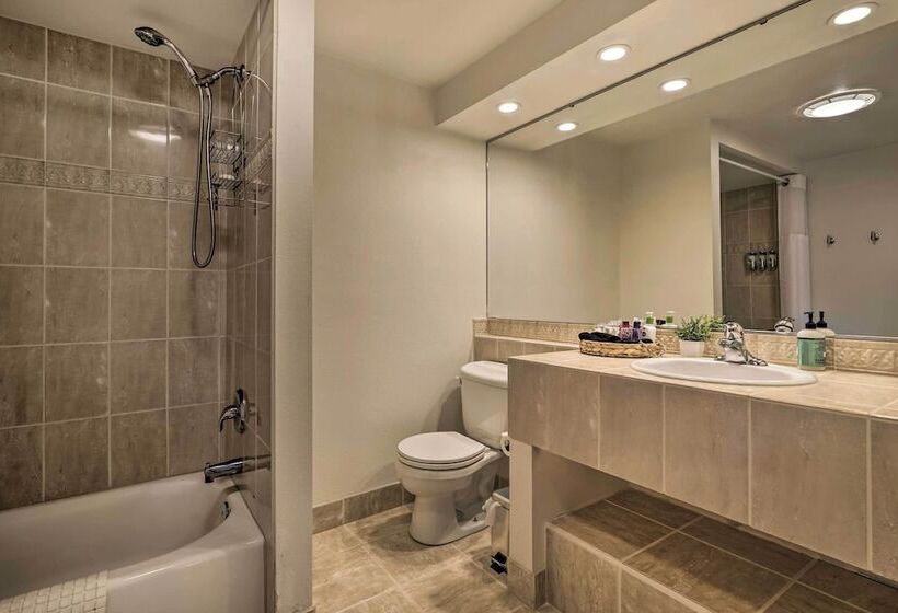 Lakefront Lynwood Home W/ Deck 19 Mi To Seattle!