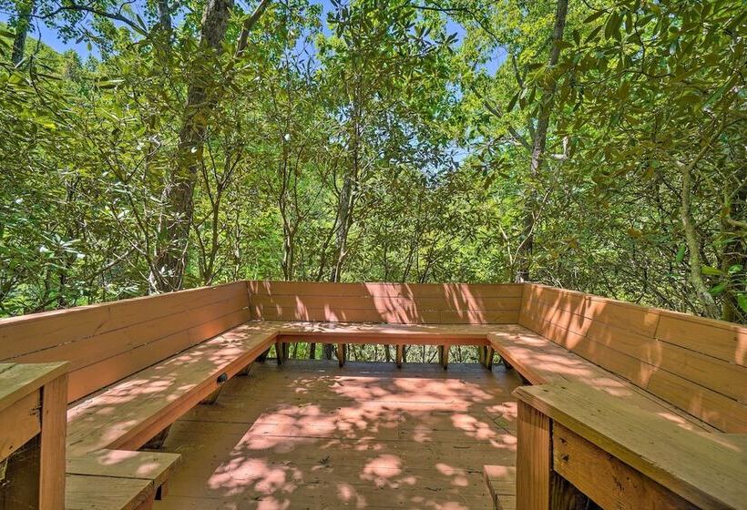 Cabin W/ Decks & Fireplace: 11 Mi To Pigeon Forge!