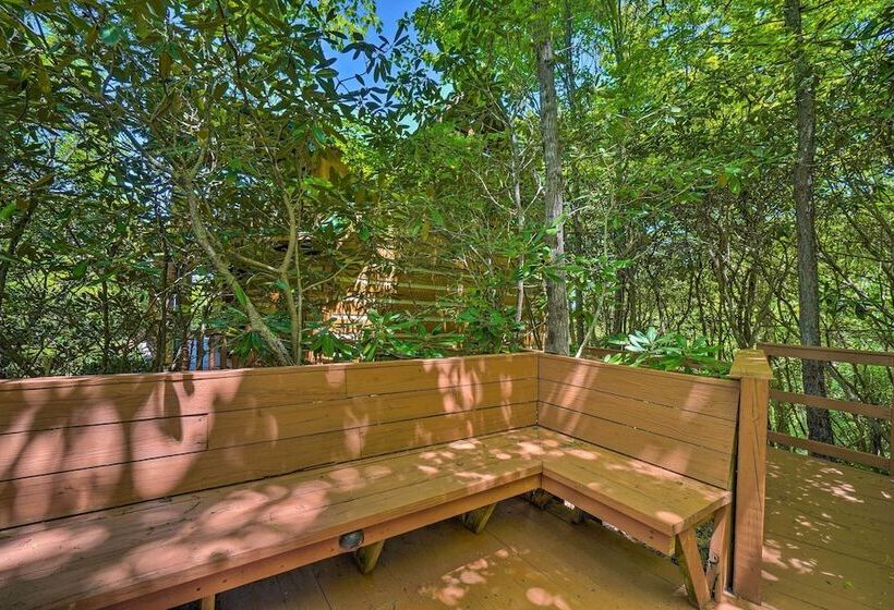 Cabin W/ Decks & Fireplace: 11 Mi To Pigeon Forge!