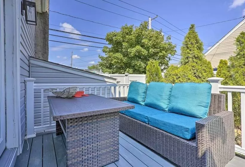 Long Island Home Near Beaches & Golf