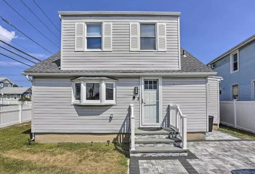 Long Island Home Near Beaches & Golf