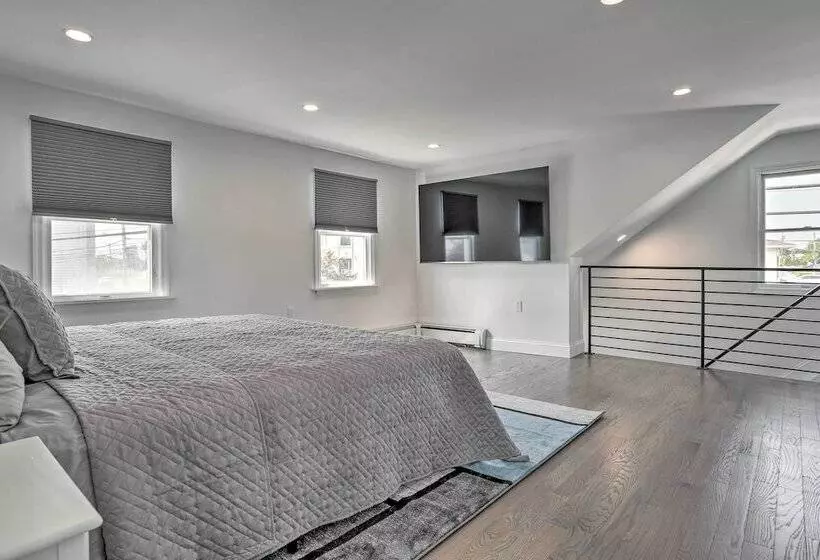 Long Island Home Near Beaches & Golf