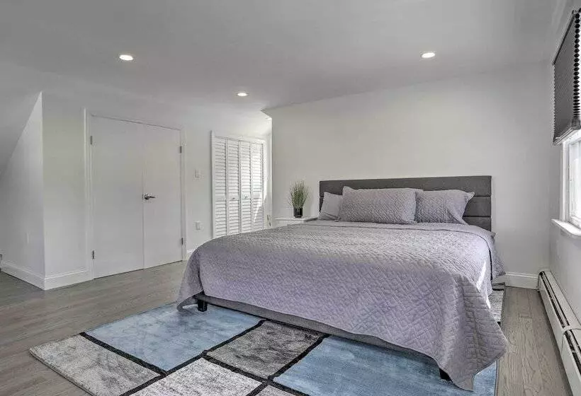 Long Island Home Near Beaches & Golf