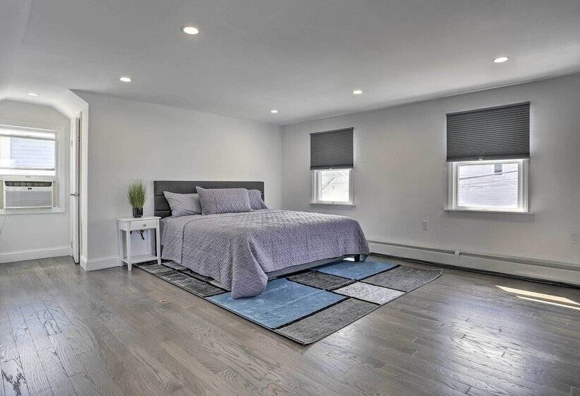 Long Island Home Near Beaches & Golf