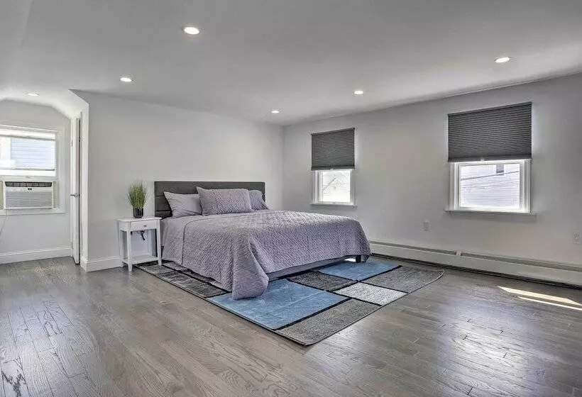 Long Island Home Near Beaches & Golf