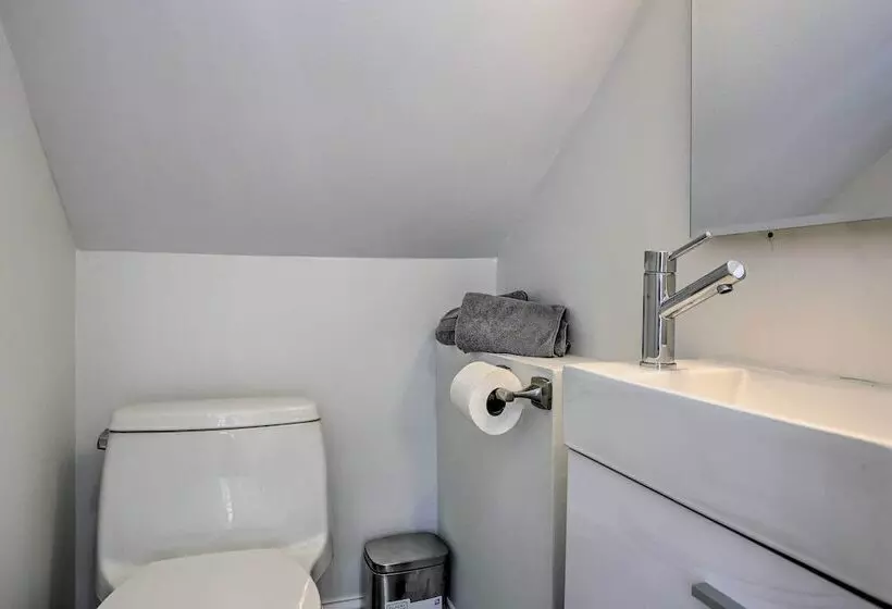 Long Island Home Near Beaches & Golf