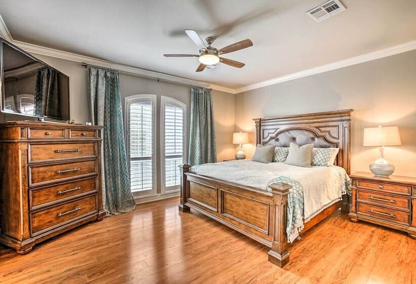 Luxe Home W/ Yard Near Lake Pontchartrain!