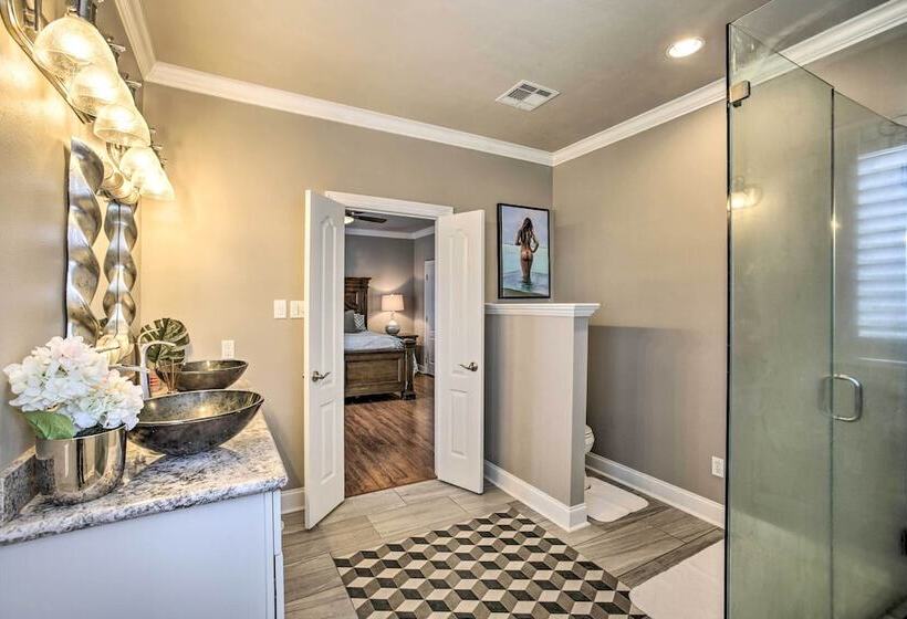 Luxe Home W/ Yard Near Lake Pontchartrain!