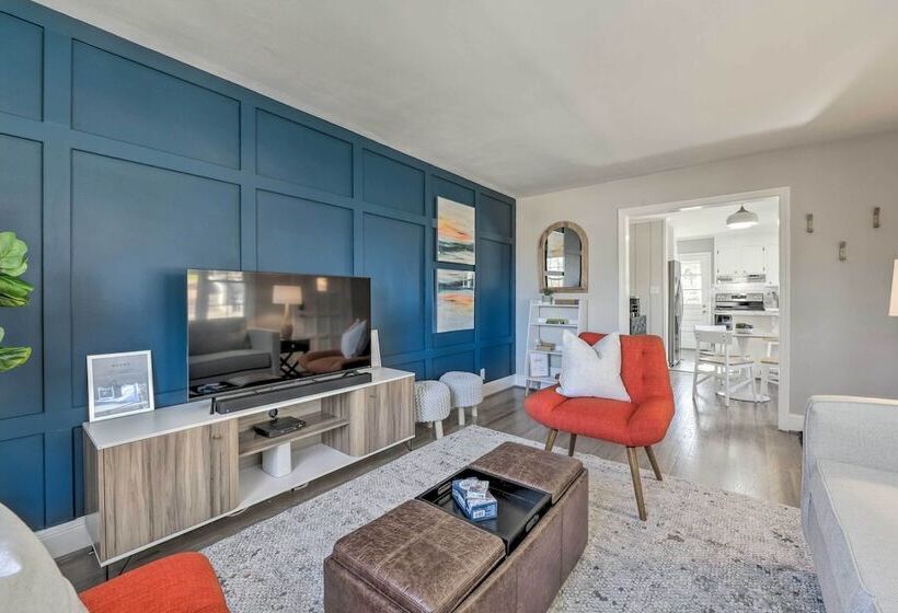 Mid Century Modern Cottage In Ardmore Area!