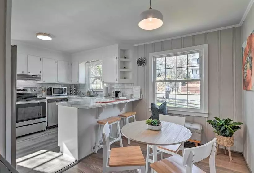Mid Century Modern Cottage In Ardmore Area!