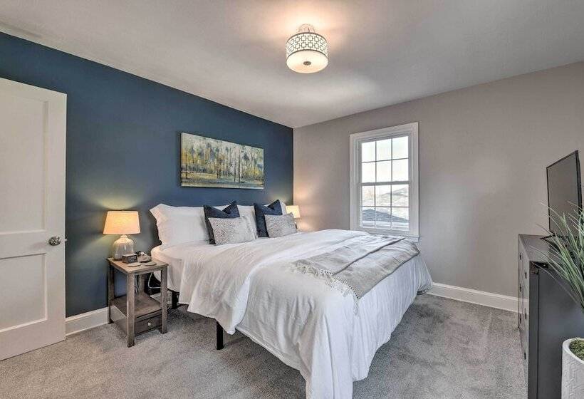 Mid Century Modern Cottage In Ardmore Area!