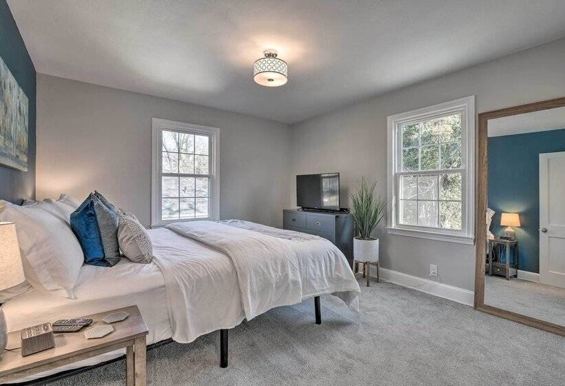 Mid Century Modern Cottage In Ardmore Area!