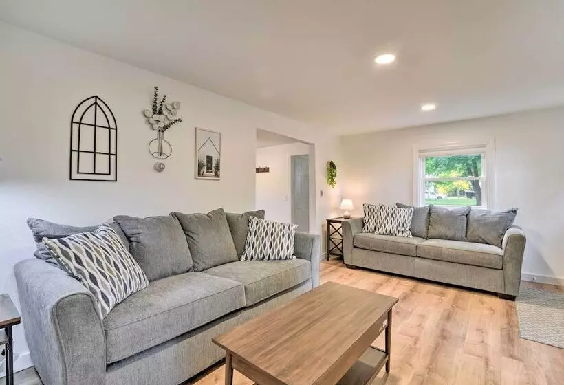 Centrally Located Mount Pleasant Retreat!