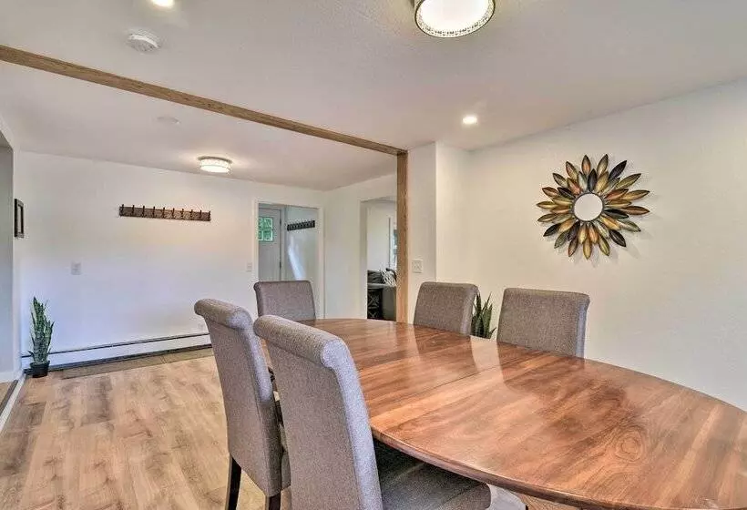 Centrally Located Mount Pleasant Retreat!