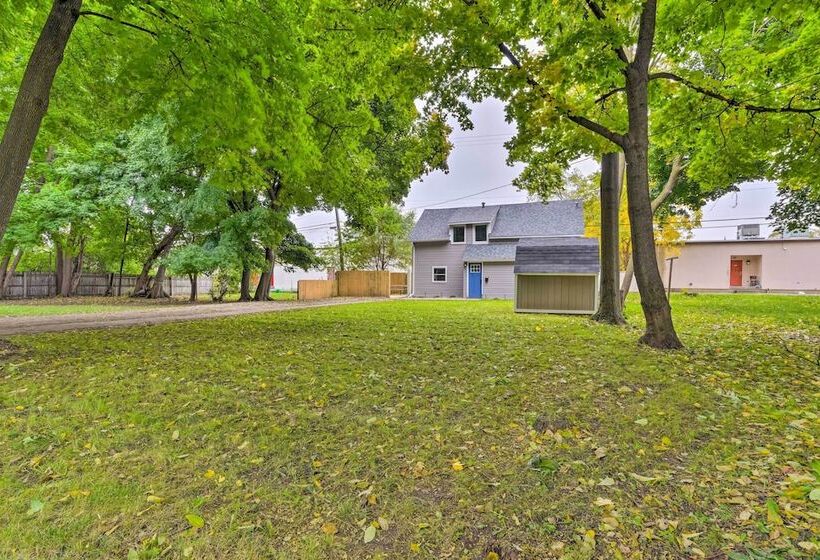 Centrally Located Mount Pleasant Retreat!