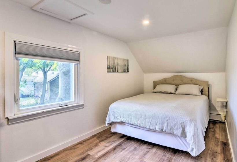 Centrally Located Mount Pleasant Retreat!