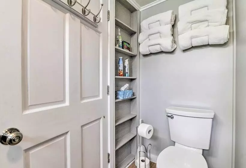 Centrally Located Mount Pleasant Retreat!