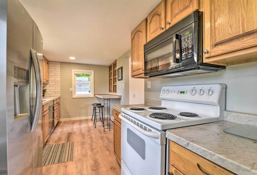 Centrally Located Mount Pleasant Retreat!