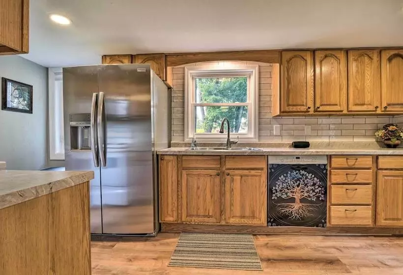 Centrally Located Mount Pleasant Retreat!