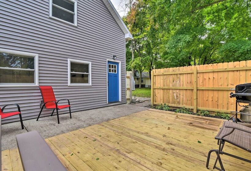 Centrally Located Mount Pleasant Retreat!