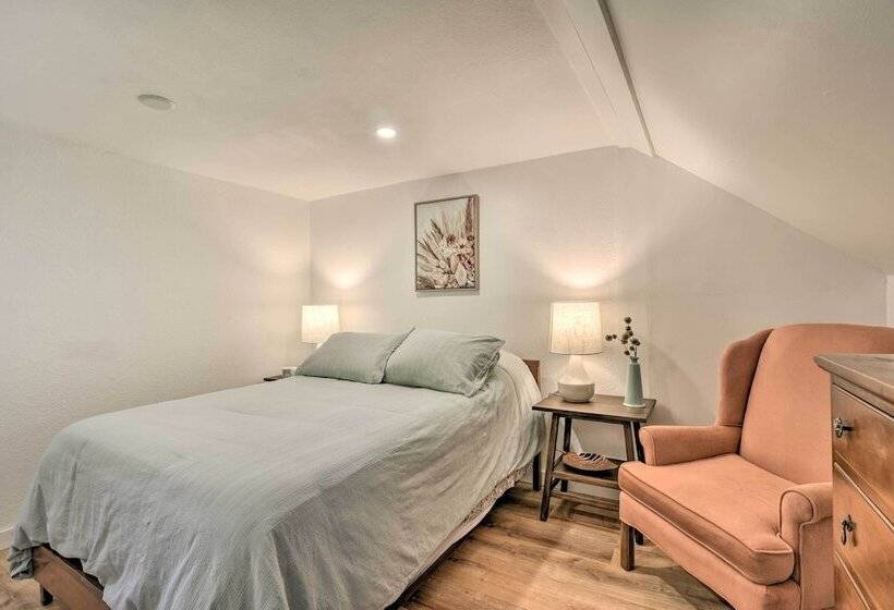 Centrally Located Mount Pleasant Retreat!