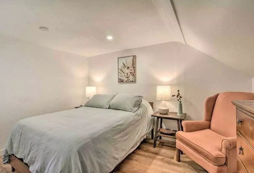 Centrally Located Mount Pleasant Retreat!