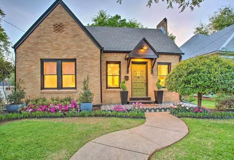 Newly Updated & Charming Azalea District Home