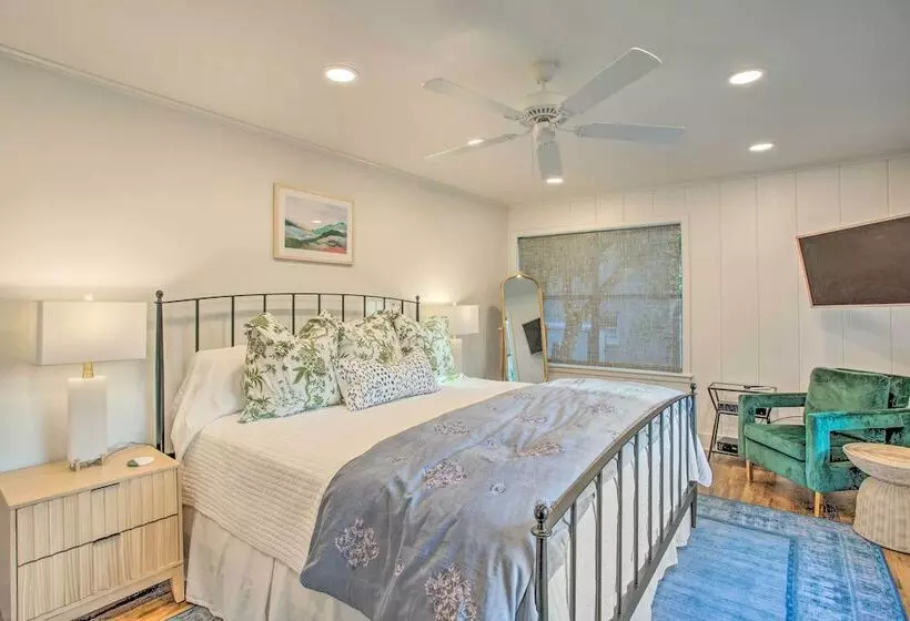 Newly Updated & Charming Azalea District Home