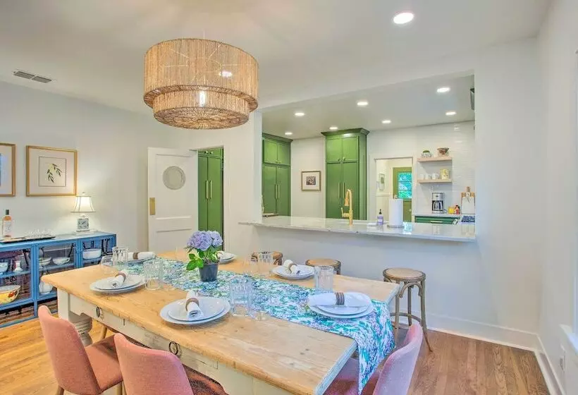 Newly Updated & Charming Azalea District Home