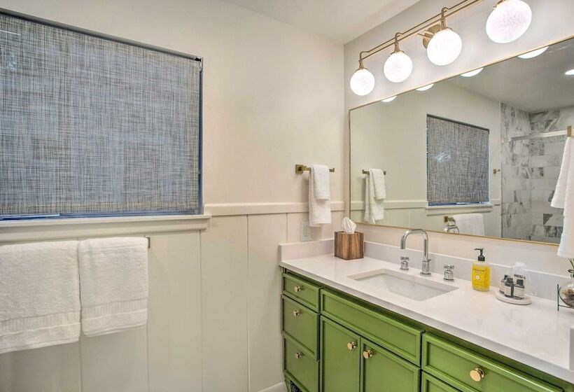 Newly Updated & Charming Azalea District Home