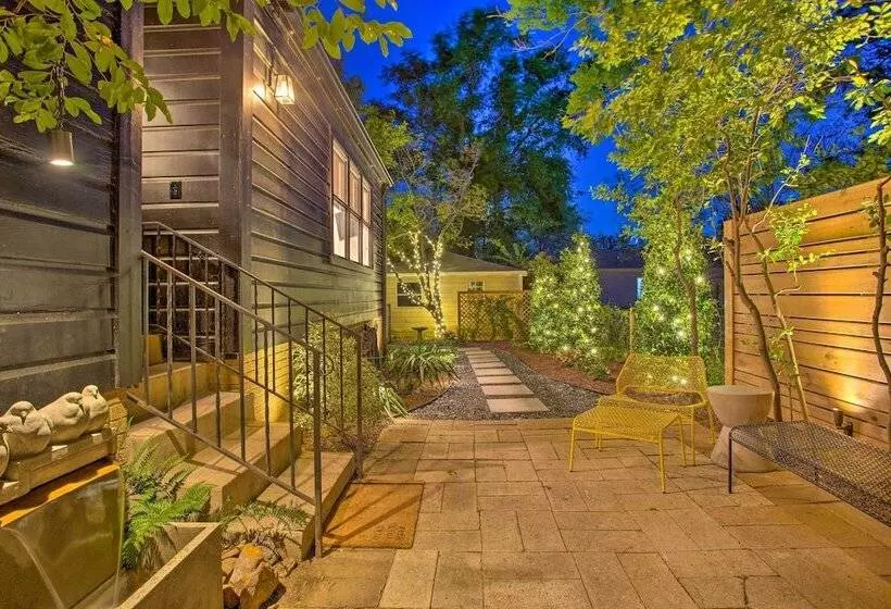 Newly Updated & Charming Azalea District Home