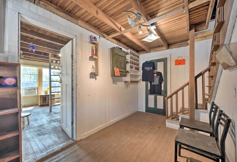 Pet Friendly Harper Farmhouse W/ Large Deck!