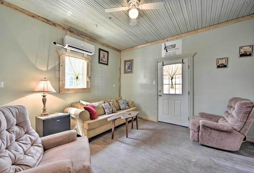 Pet Friendly Harper Farmhouse W/ Large Deck!