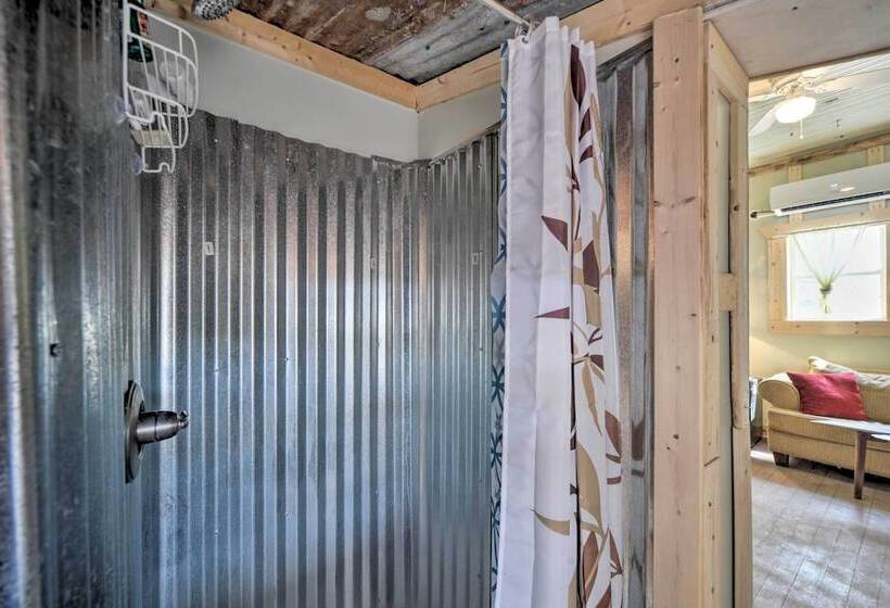 Pet Friendly Harper Farmhouse W/ Large Deck!