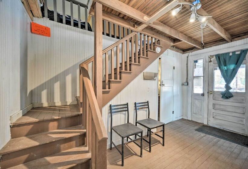Pet Friendly Harper Farmhouse W/ Large Deck!